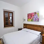 아파트 Countryside Retreat With Pool, 만티냐라