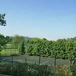 Countryside Retreat With Pool, 만티냐라