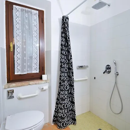 Countryside Retreat With Pool, *